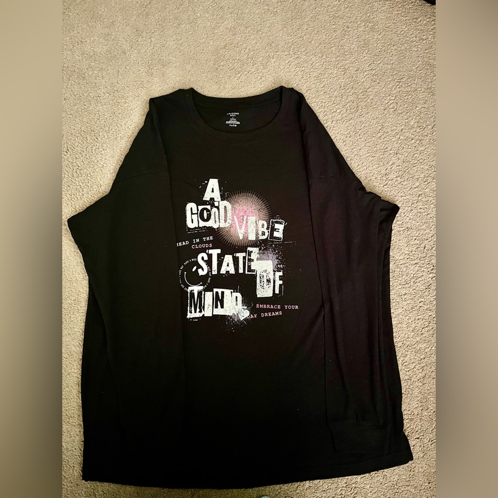 Juniors Arizona black long sleeve sleepwear shirt.